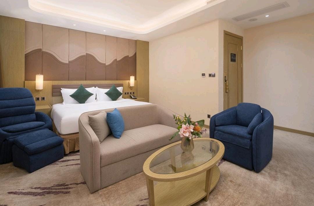 Business Series 5 Business Series - Image 5