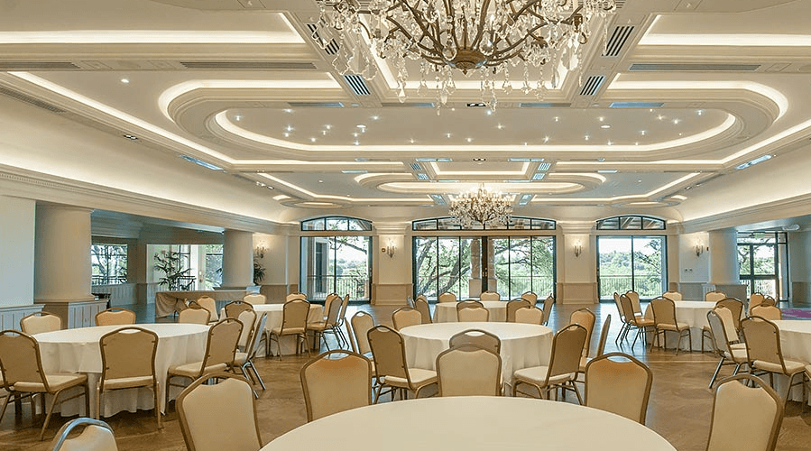 space-saving-custom-banquet-hall-furniture-layout