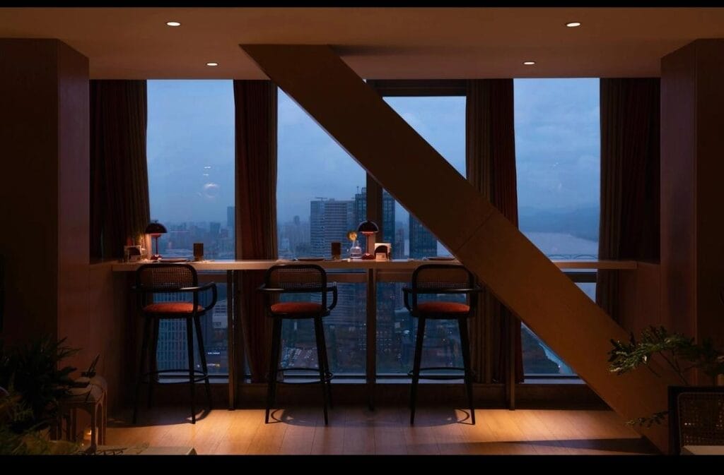 simple-lobby-bar-design-with-subtle-lighting-and-comfort