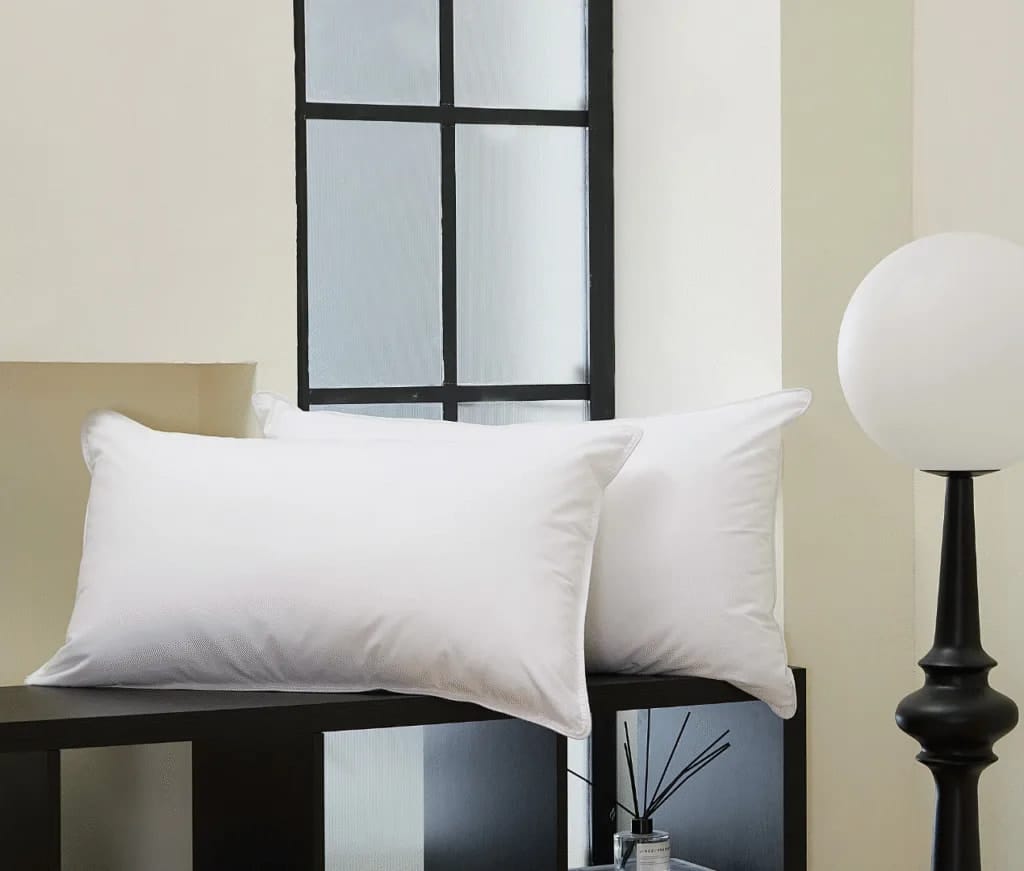 hotel-duvets-&-pillows-white-hotel-pillow